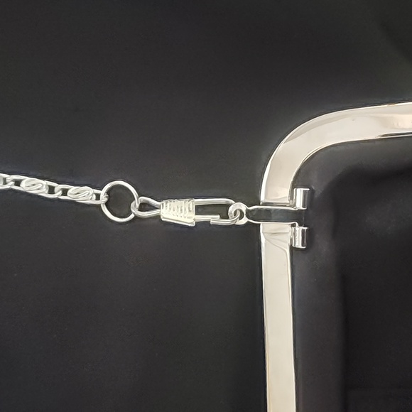 Clutch - Picture 5 of 7